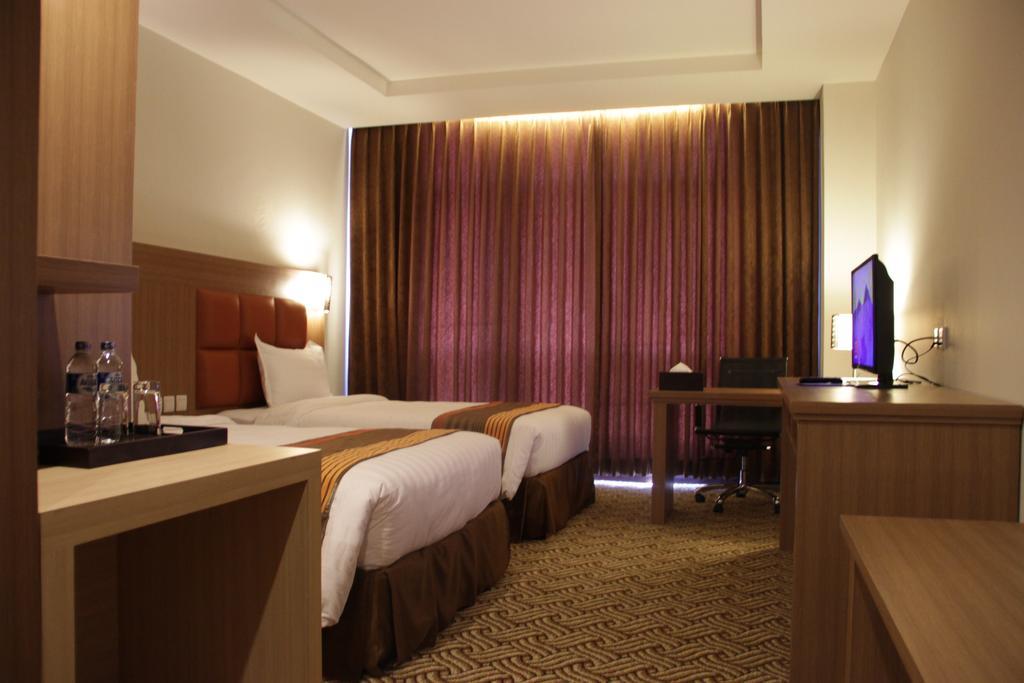 Cavinton Hotel Malioboro Yogyakarta By Tritama Hospitality Zewnętrze zdjęcie