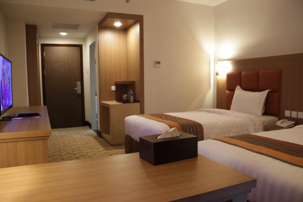 Cavinton Hotel Malioboro Yogyakarta By Tritama Hospitality Zewnętrze zdjęcie