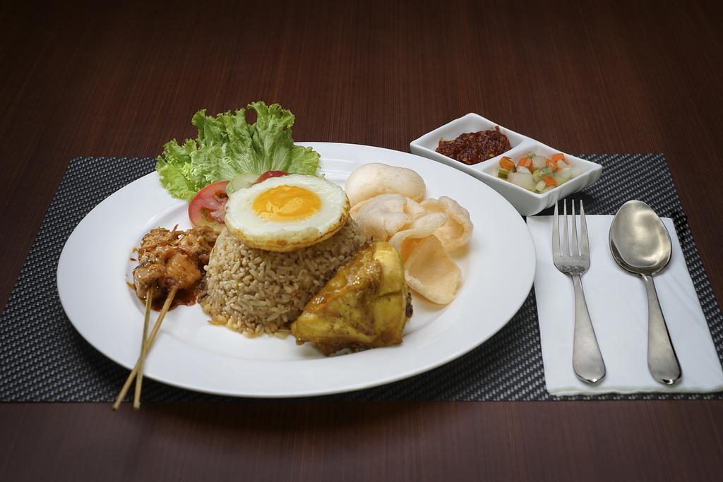 Cavinton Hotel Malioboro Yogyakarta By Tritama Hospitality Zewnętrze zdjęcie