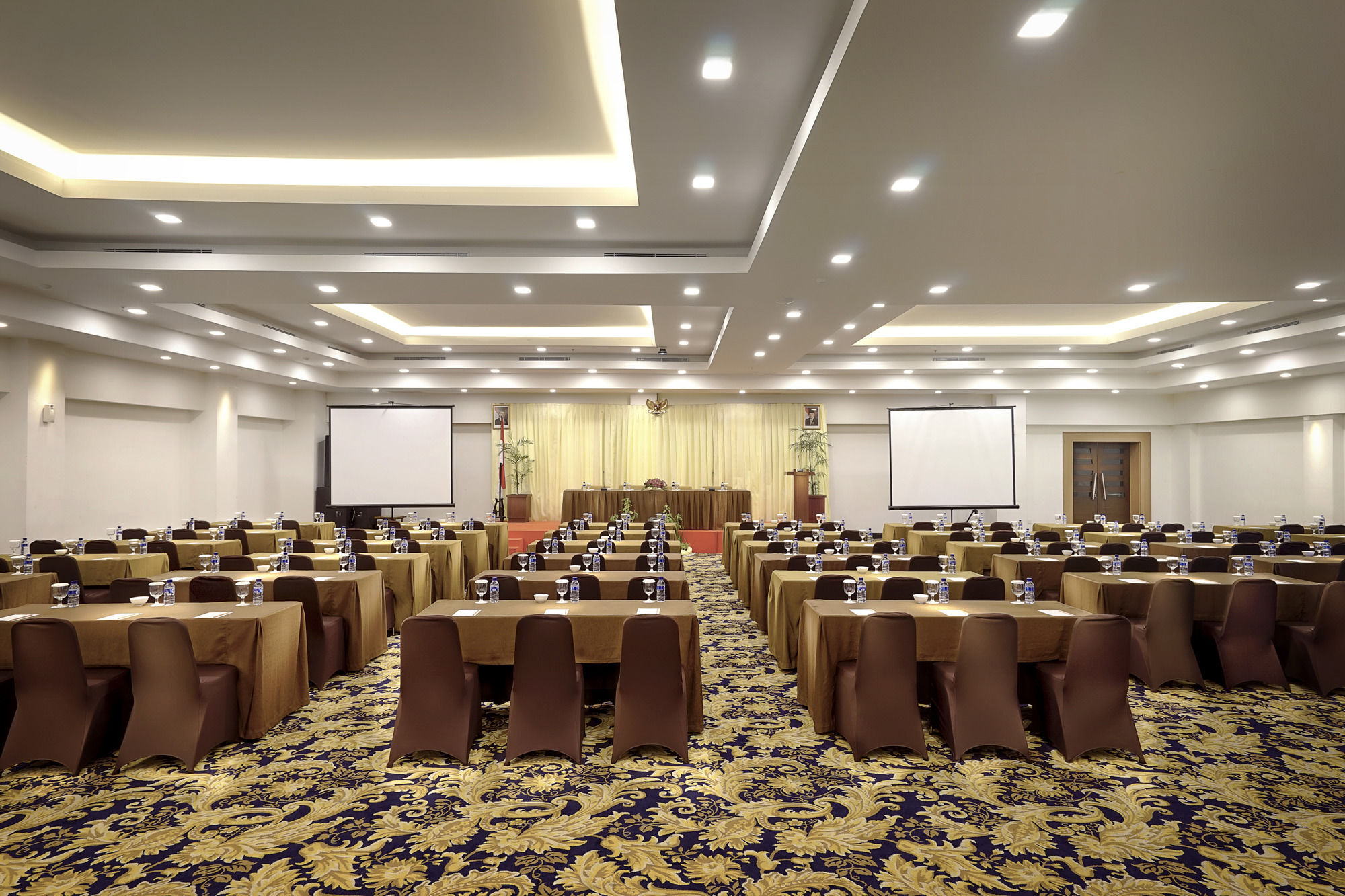Cavinton Hotel Malioboro Yogyakarta By Tritama Hospitality Zewnętrze zdjęcie