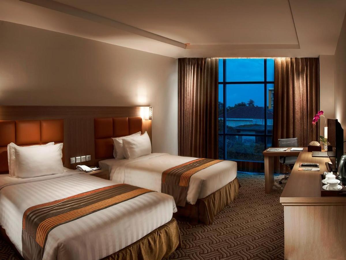 Cavinton Hotel Malioboro Yogyakarta By Tritama Hospitality Zewnętrze zdjęcie